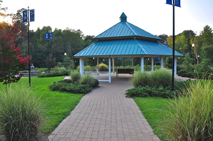 Monarch Realty Co. Photo
